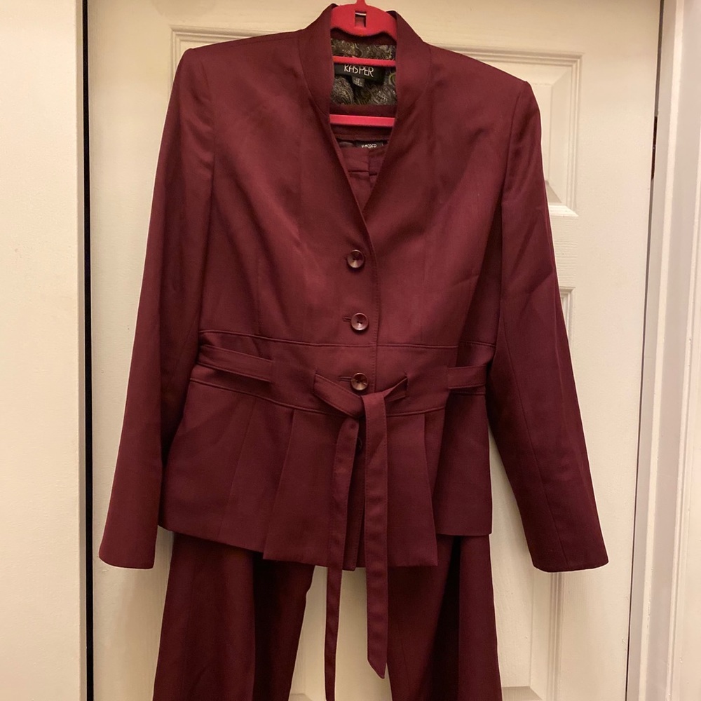 Women’s Kasper Pantsuit